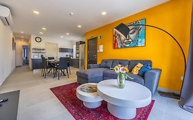 Sleek & Stylish 2Br Accommodation With Large Private Terrace - Close To Saint Julian'S & Tigne Shopping Mall