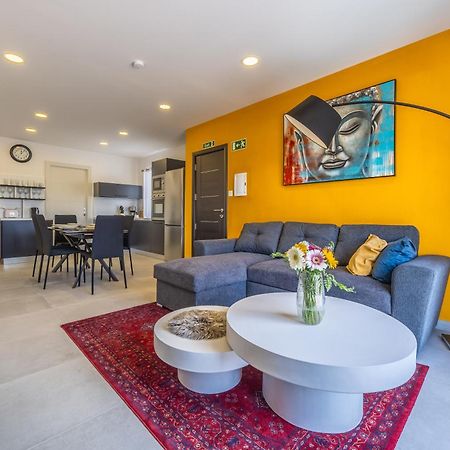 Sleek & Stylish 2Br Accommodation With Large Private Terrace - Close To Saint Julian'S & Tigne Shopping Mall Sliema Zewnętrze zdjęcie