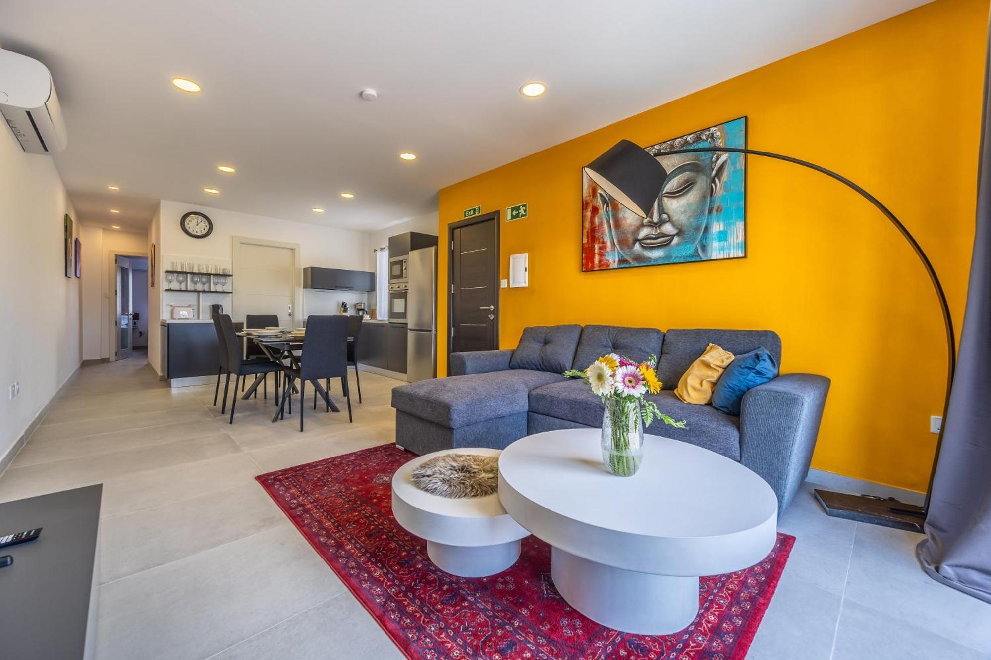 Sleek & Stylish 2Br Accommodation With Large Private Terrace - Close To Saint Julian'S & Tigne Shopping Mall Sliema Zewnętrze zdjęcie