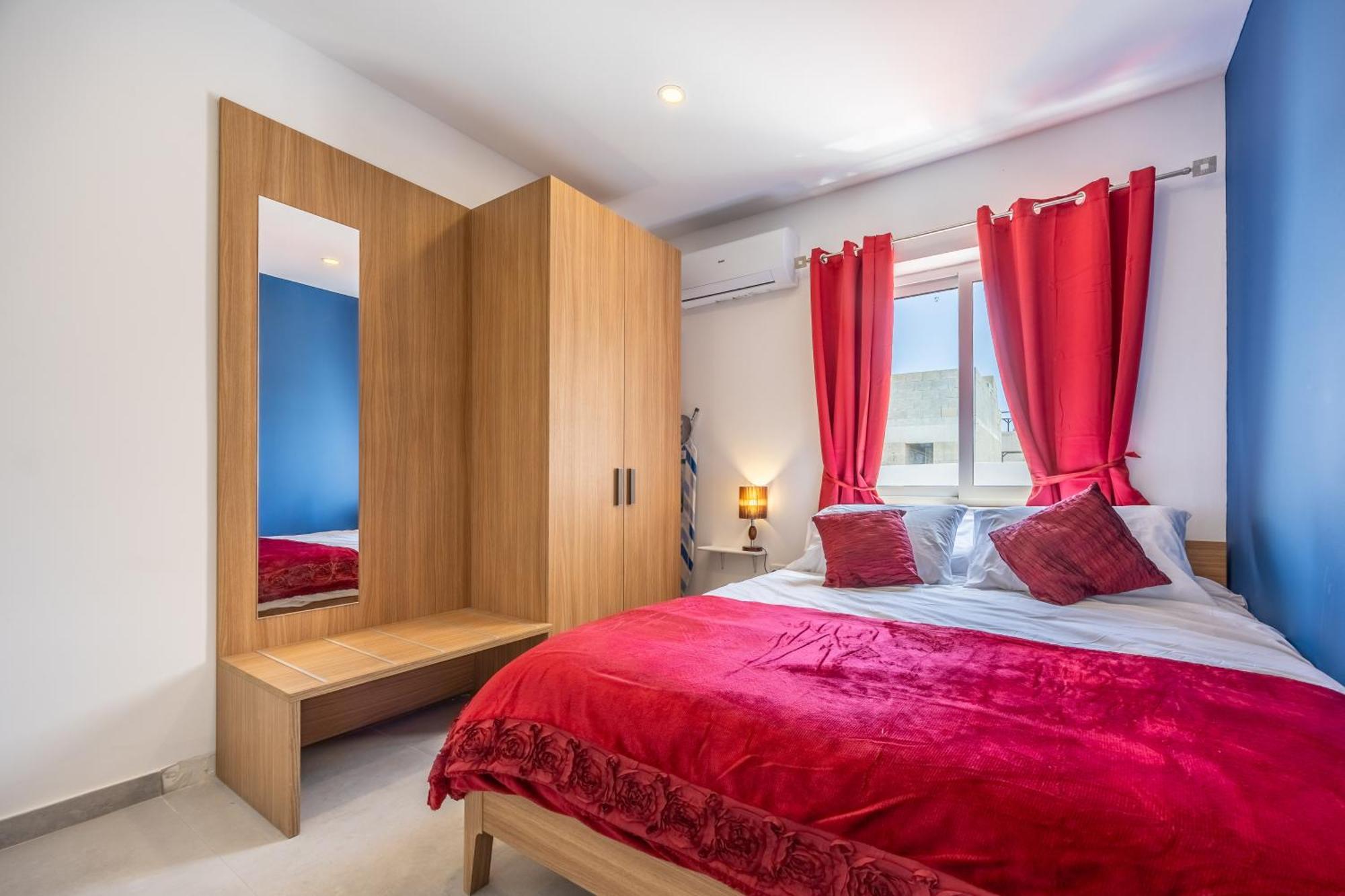 Sleek & Stylish 2Br Accommodation With Large Private Terrace - Close To Saint Julian'S & Tigne Shopping Mall Sliema Zewnętrze zdjęcie